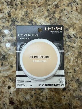 NWT COVERGIRL TruBlend Pressed Powder - Translucent Fair (L1•2•3•4)